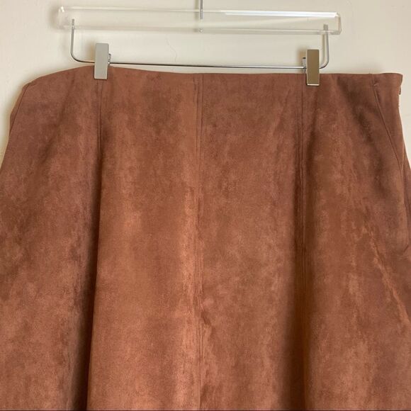 Ulla Popken Faux Suede Seam Detail Stretch Skirt, Gold Brown 20/22 - Picture 4 of 15